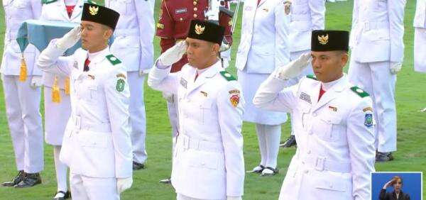 Detik-Detik Penurunan Bendera HUT ke-81 RI Detik-Detik Penurunan Bendera HUT ke-81 RI