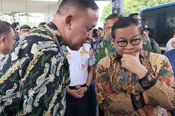 Pramono Sindir Wali Kota Bekasi soal Halte Transjabodetabek Belum Beres-Beres: Nanti Kami Bangunin Pramono Sindir Wali Kota Bekasi soal Halte Transjabodetabek Belum Beres-Beres: Nanti Kami Bangunin