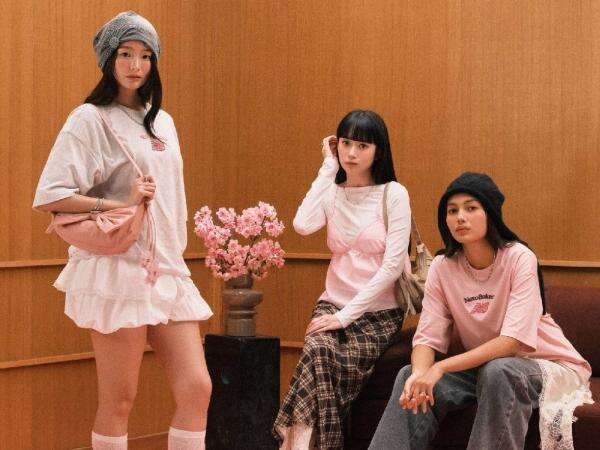 Cute! Bunga Sakura Jadi Inspirasi Gaya Fashion Bernuansa Pastel Cute! Bunga Sakura Jadi Inspirasi Gaya Fashion Bernuansa Pastel