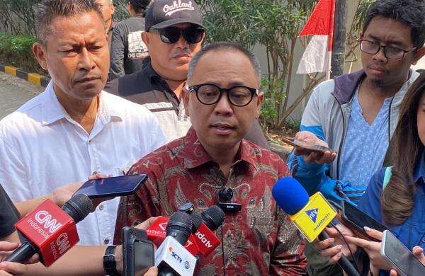 Kuasa Hukum Ungkap Awal Mula Temuan 995 Senjata hingga Narkoba di Sekolah Jaksel Kuasa Hukum Ungkap Awal Mula Temuan 995 Senjata hingga Narkoba di Sekolah Jaksel