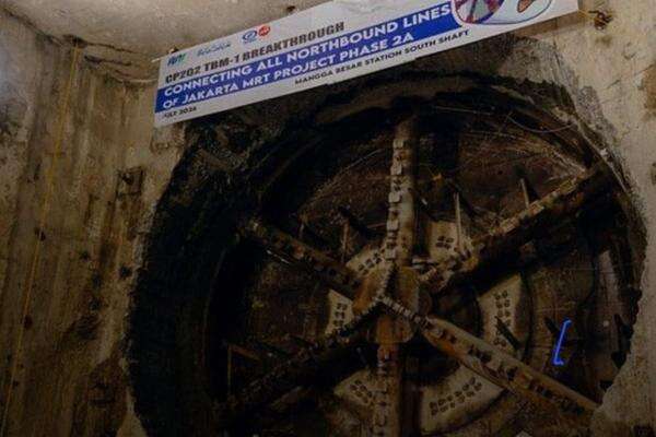 Terowongan Arah Utara MRT Jakarta Bundaran HI-Kota Rampung Digali, Tembus hingga Kedalaman 28 Meter Terowongan Arah Utara MRT Jakarta Bundaran HI-Kota Rampung Digali, Tembus hingga Kedalaman 28 Meter