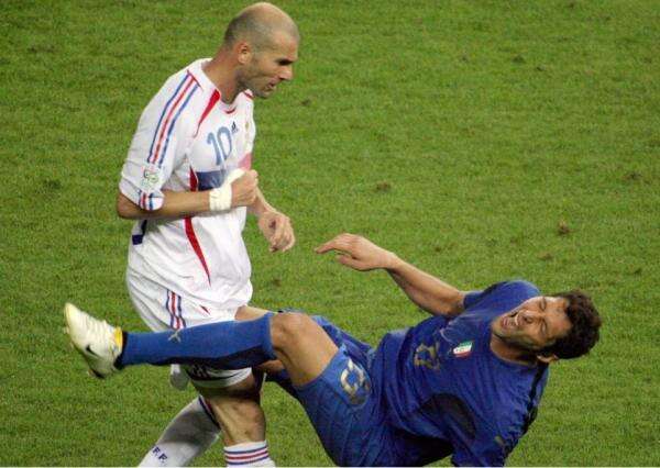 Kisah Tandukan Zinedine Zidane ke Marco Materazzi di Final Piala Dunia 2006 Kisah Tandukan Zinedine Zidane ke Marco Materazzi di Final Piala Dunia 2006