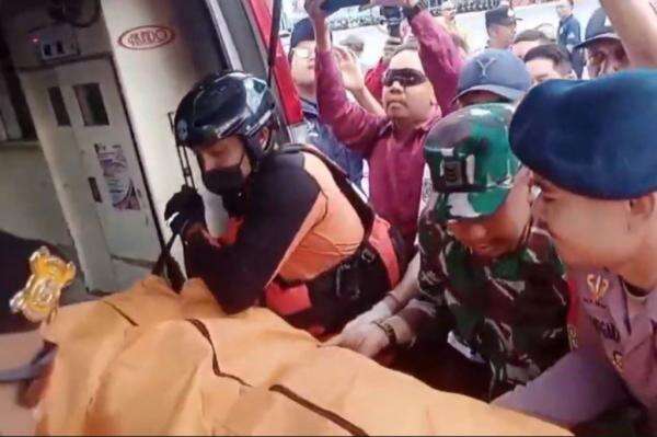 Update KMP Putri Yasmin Terbakar di Lombok: 1 Penumpang Tewas dan 173 Orang Dievakuasi Update KMP Putri Yasmin Terbakar di Lombok: 1 Penumpang Tewas dan 173 Orang Dievakuasi