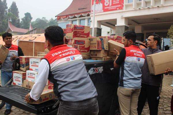 Pertamina Patra Niaga Dorong Pemulihan Pascabanjir Bandang di Solok Pertamina Patra Niaga Dorong Pemulihan Pascabanjir Bandang di Solok
