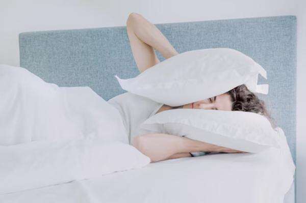 Benarkah Tidur saat Rambut Basah Bisa Bikin Flu? Benarkah Tidur saat Rambut Basah Bisa Bikin Flu?