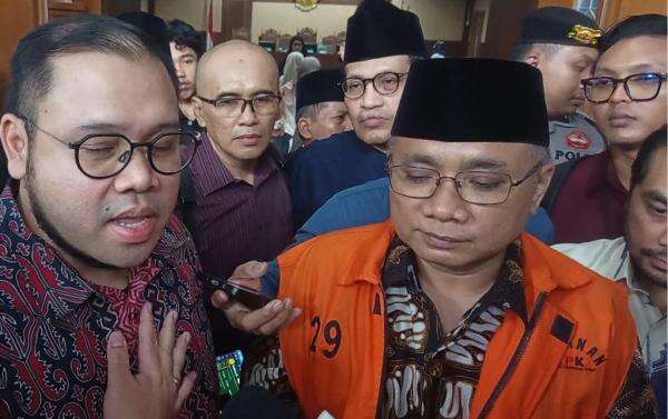 Yaqut Soroti Pihak yang Diduga Terima Uang Kasus Kuota Haji tapi Masih Saksi: Bisa Beli Villa Yaqut Soroti Pihak yang Diduga Terima Uang Kasus Kuota Haji tapi Masih Saksi: Bisa Beli Villa