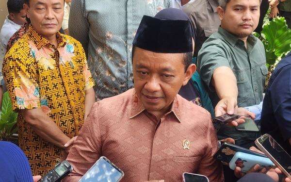 Minyak Dunia Bergejolak, Bahlil Pastikan Harga BBM Subsidi Tak Naik hingga Akhir Desember Minyak Dunia Bergejolak, Bahlil Pastikan Harga BBM Subsidi Tak Naik hingga Akhir Desember