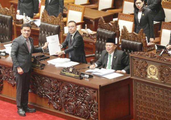 DPR Tegaskan RUU Perampasan Aset Disahkan 15 Desember 2026 DPR Tegaskan RUU Perampasan Aset Disahkan 15 Desember 2026