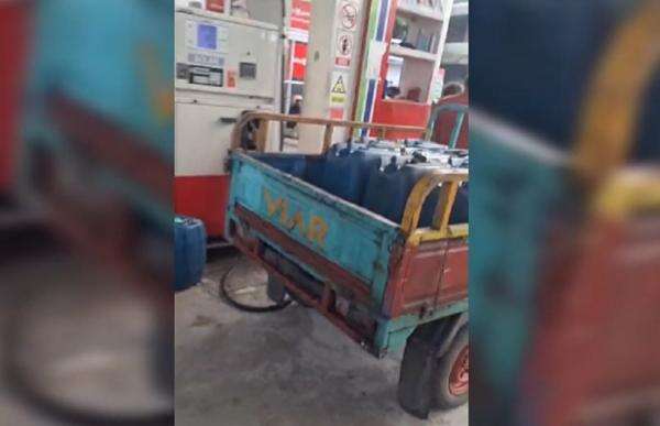 Viral Operator SPBU di Palopo Tolak Isi BBM Mobil Warga, Ini Alasannya Viral Operator SPBU di Palopo Tolak Isi BBM Mobil Warga, Ini Alasannya