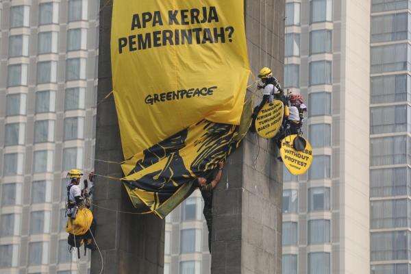 6 Aktivis Dibebaskan, Greenpeace: Bukan Akhir dari Perjuangan 6 Aktivis Dibebaskan, Greenpeace: Bukan Akhir dari Perjuangan