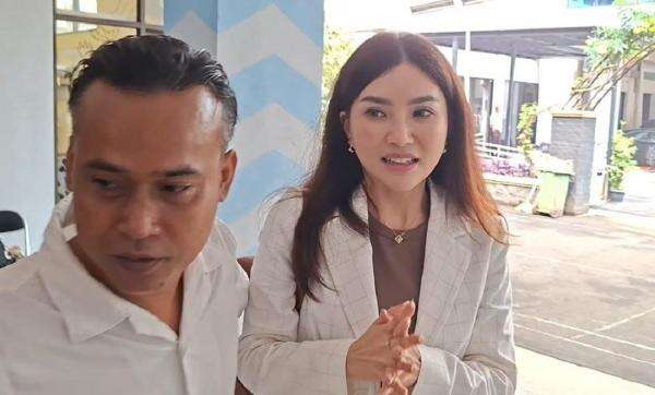 Sarwendah Sambangi Komnas Perempuan, Konflik dengan Ruben Onsu Makin Panas Sarwendah Sambangi Komnas Perempuan, Konflik dengan Ruben Onsu Makin Panas