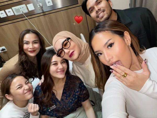 Kondisi Terkini Aaliyah Massaid usai Melahirkan Anak Pertama, Ini Fotonya! Kondisi Terkini Aaliyah Massaid usai Melahirkan Anak Pertama, Ini Fotonya!