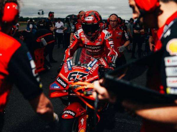 5 Sirkuit MotoGP Favorit Francesco Bagnaia, Sampai Ada yang Dibuatkan Tato di Tubuh Pecco! 5 Sirkuit MotoGP Favorit Francesco Bagnaia, Sampai Ada yang Dibuatkan Tato di Tubuh Pecco!