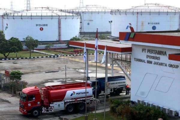 Geledah Depo Pertamina Plumpang, Kejagung Sita Belasan Dokumen hingga Elektronik Geledah Depo Pertamina Plumpang, Kejagung Sita Belasan Dokumen hingga Elektronik