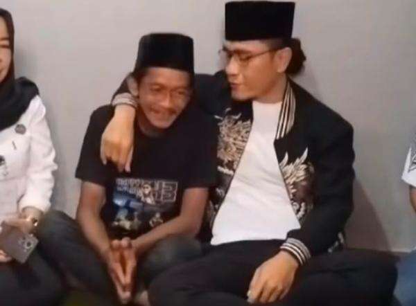 Kini Gus Miftah Minta Maaf dan Rangkul Penjual Es yang Diolok-oloknya