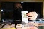 Harga Emas Antam Turun Rp12.000 Balik ke Bawah Rp1,6 Juta, Saatnya Beli? Harga Emas Antam Turun Rp12.000 Balik ke Bawah Rp1,6 Juta, Saatnya Beli?