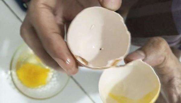 Heboh! Telur Ayam Diduga Palsu Beredar di Kolaka Utara, Rasanya Kayak Karet Heboh! Telur Ayam Diduga Palsu Beredar di Kolaka Utara, Rasanya Kayak Karet