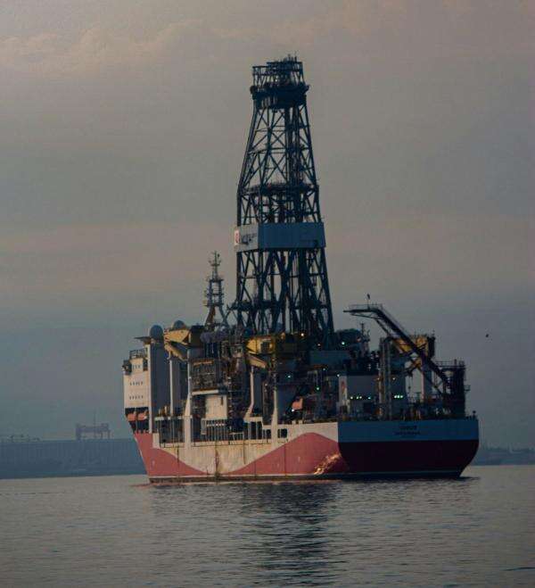 Rig Pengeboran Minyak di Teluk Suez Terbalik, 4 Kru Tewas Rig Pengeboran Minyak di Teluk Suez Terbalik, 4 Kru Tewas