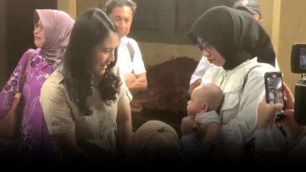 Wamen Isyana Bagoes Oka Cek Makan Bergizi Gratis di Posyandu Anyelir Ciracas, Ini Menunya Wamen Isyana Bagoes Oka Cek Makan Bergizi Gratis di Posyandu Anyelir Ciracas, Ini Menunya
