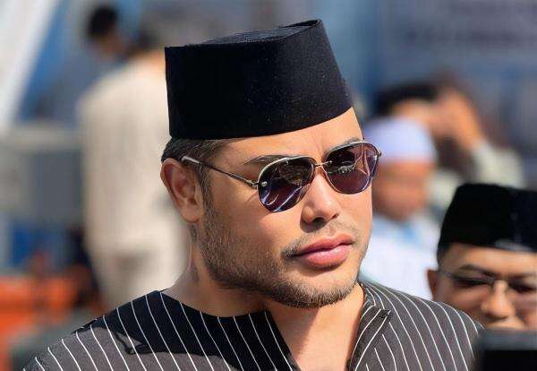 Cuma Lulusan SMA, Ivan Gunawan Tak Minder di Grup Perancang Mode Indonesia Cuma Lulusan SMA, Ivan Gunawan Tak Minder di Grup Perancang Mode Indonesia