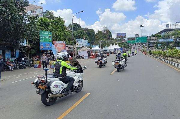 Lalin Jalur Puncak Bogor Padat, One Way arah Jakarta Diberlakukan Sore Ini