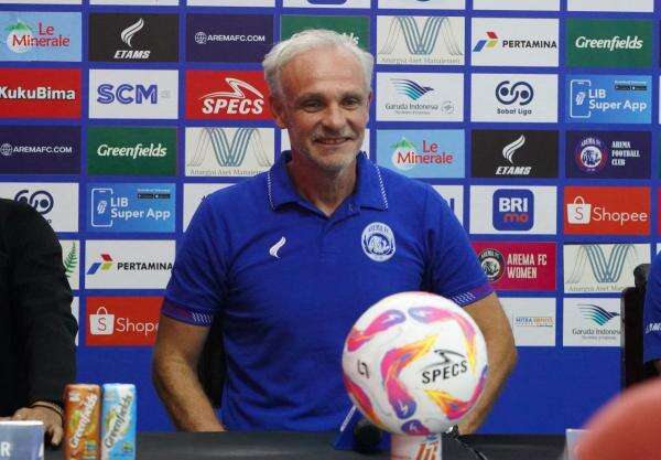 Joel Cornelli Kritik Lamanya Keputusan VAR di Laga Barito Putera vs Arema FC Joel Cornelli Kritik Lamanya Keputusan VAR di Laga Barito Putera vs Arema FC