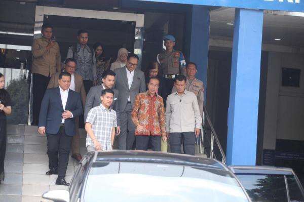 Lapor Tudingan Ijazah Palsu, Jokowi Langsung Diperiksa Polda Metro Lapor Tudingan Ijazah Palsu, Jokowi Langsung Diperiksa Polda Metro