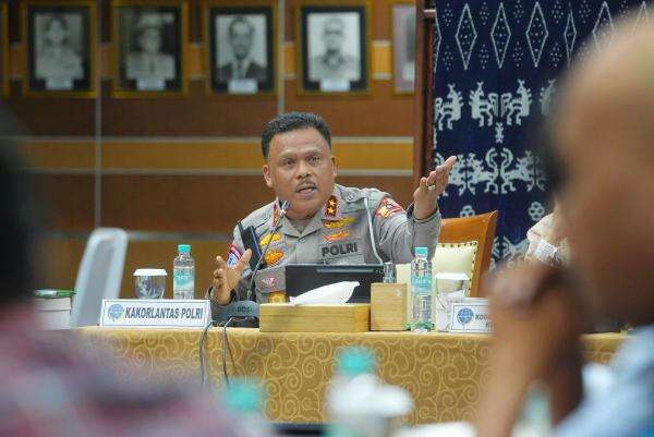 Kakorlantas Instruksikan Dirlantas Tak Hanya Tegakkan Hukum tapi Jaga Keselamatan