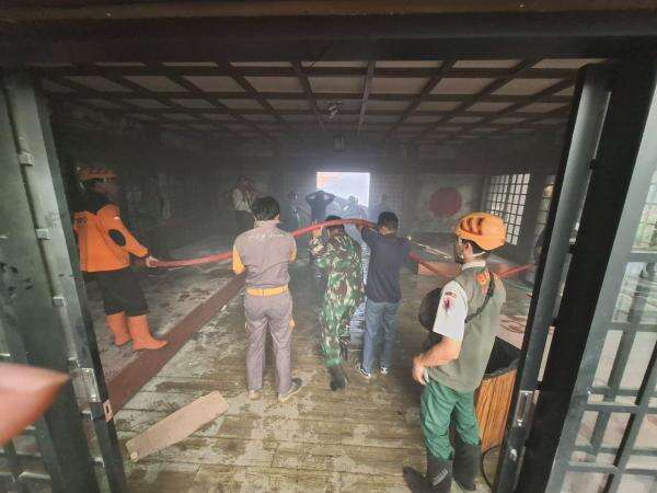 Detik-Detik Kawasan Wisata Jatim Park 3 Kota Batu Terbakar