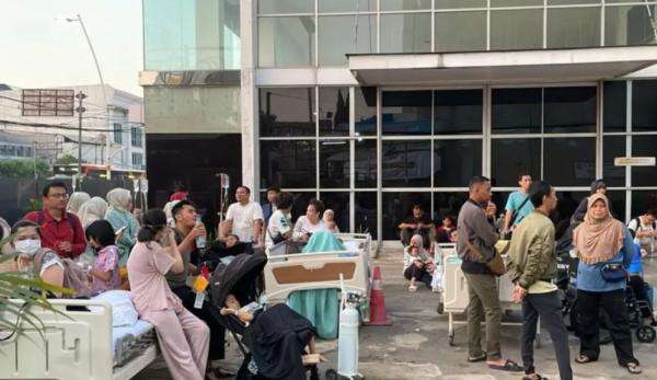 Kebakaran RS Hermina Jatinegara Berhasil Dipadamkan Kebakaran RS Hermina Jatinegara Berhasil Dipadamkan