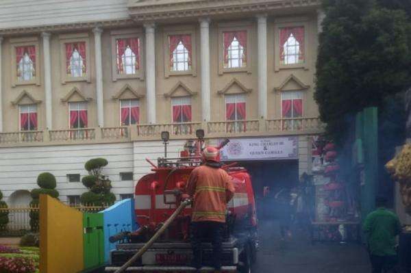 Kebakaran di Wisata Museum Angkut Kota Batu, Api Terlihat di Zona Eropa Area London Kebakaran di Wisata Museum Angkut Kota Batu, Api Terlihat di Zona Eropa Area London