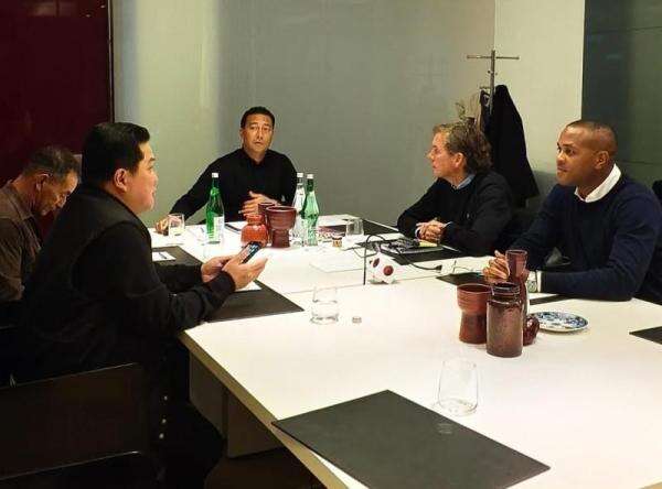 Erick Thohir Rapat dengan Patrick Kluivert dan Tim Kepelatihannya, Apa yang Dibahas?