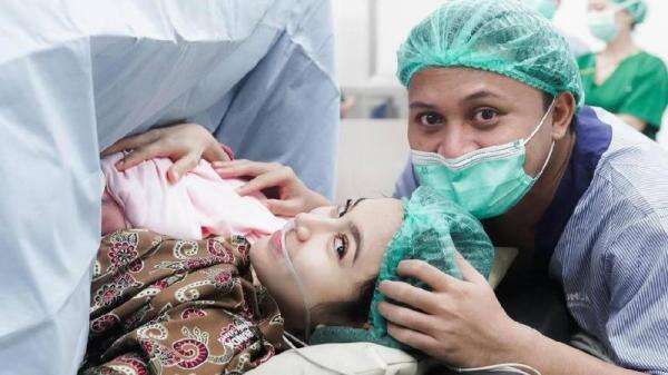 Mahalini Melahirkan Anak Pertama, Namanya Zairee Selina Quinlyn Kareema Febian Mahalini Melahirkan Anak Pertama, Namanya Zairee Selina Quinlyn Kareema Febian