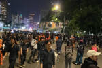Mahasiswa Demo Indonesia Gelap Akhiri Unjuk Rasa di Patung Kuda Jakarta Mahasiswa Demo Indonesia Gelap Akhiri Unjuk Rasa di Patung Kuda Jakarta