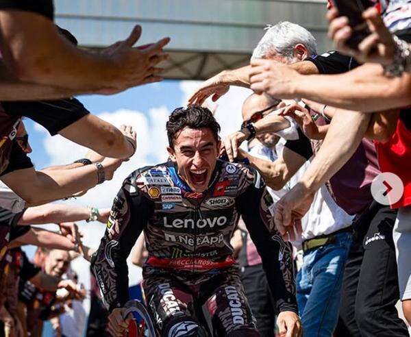 Jorge Lorenzo Sanjung Habis Marc Marquez: Michael Jordan-nya MotoGP! Jorge Lorenzo Sanjung Habis Marc Marquez: Michael Jordan-nya MotoGP!