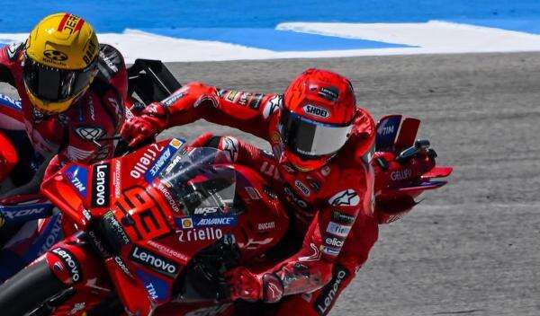 Marc Marquez Bantu Pembalap Penguji Honda Temukan Masalah di RC213V Marc Marquez Bantu Pembalap Penguji Honda Temukan Masalah di RC213V