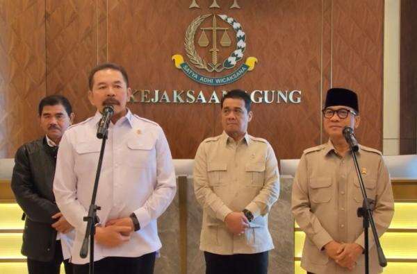 Mendes Ngadu ke Jaksa Agung soal Dana Desa Dipakai Buat Judol Mendes Ngadu ke Jaksa Agung soal Dana Desa Dipakai Buat Judol