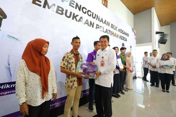 Mendukung Peningkatan Kualitas SDM melalui Program Pelatihan Kerja Mendukung Peningkatan Kualitas SDM melalui Program Pelatihan Kerja