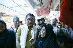 Menembus Hujan, Ridwan Kamil Serap Aspirasi Pedagang di 2 Pasar Menembus Hujan, Ridwan Kamil Serap Aspirasi Pedagang di 2 Pasar