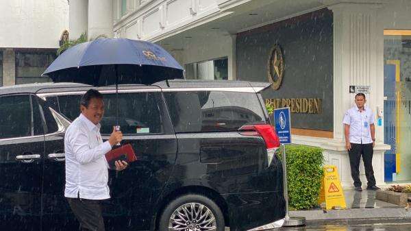 Menteri KKP Dipanggil Prabowo di Istana, Bahas Pagar Laut Tangerang?
