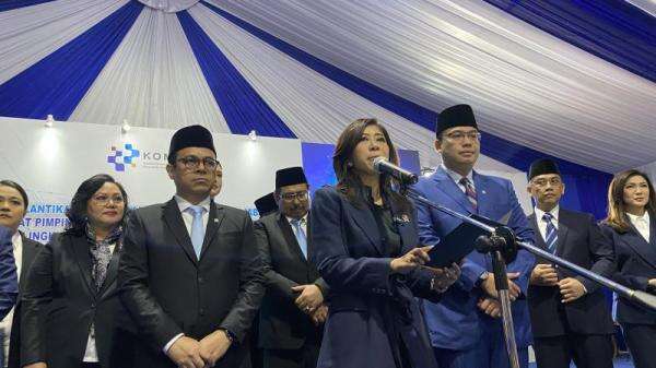 Menteri Meutya Hafid Ungkap Alasan Tunjuk Raline Shah Jadi Staf Khusus, Bukan Artis Sembarangan! Menteri Meutya Hafid Ungkap Alasan Tunjuk Raline Shah Jadi Staf Khusus, Bukan Artis Sembarangan!
