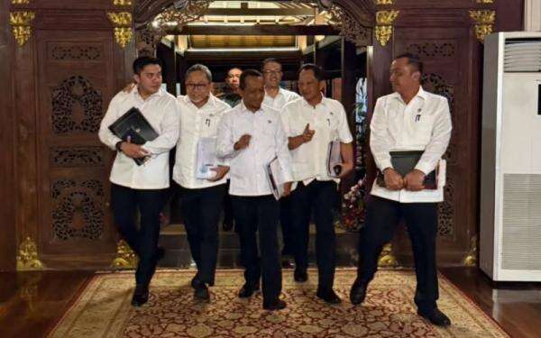 Bahas Tambang Ilegal, Prabowo Rapat Bareng Menteri ESDM hingga Jaksa Agung Bahas Tambang Ilegal, Prabowo Rapat Bareng Menteri ESDM hingga Jaksa Agung
