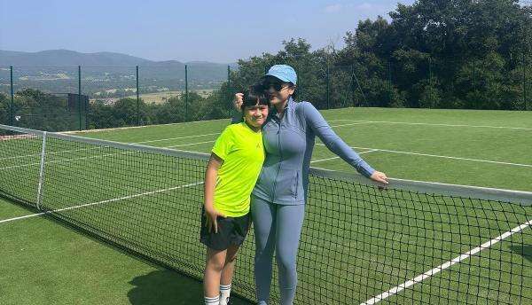 Nagita Slavina Main Tenis Bareng Rafathar di Italia, Netizen: Gabut Kelas Sultan Nagita Slavina Main Tenis Bareng Rafathar di Italia, Netizen: Gabut Kelas Sultan