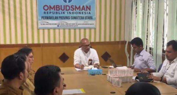 Siswa SD Dihukum Duduk di Lantai, Ombudsman Sumut Panggil Sekolah dan Disdik Siswa SD Dihukum Duduk di Lantai, Ombudsman Sumut Panggil Sekolah dan Disdik
