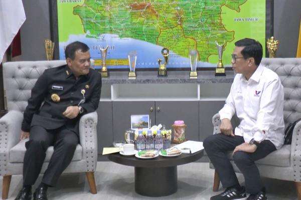 Partai Perindo Silaturahmi dengan Gubernur dan KPU Jateng, Siap Kolaborasi Bangun Kemajuan Daerah hingga Sukseskan Pemilu 2029 Partai Perindo Silaturahmi dengan Gubernur dan KPU Jateng, Siap Kolaborasi Bangun Kemajuan Daerah hingga Sukseskan Pemilu 2029