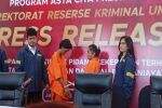 Pasutri Muda Tersangka Pembunuhan Bocah Terbungkus Sarung di Tambun Terancam Pasal Berlapis Pasutri Muda Tersangka Pembunuhan Bocah Terbungkus Sarung di Tambun Terancam Pasal Berlapis
