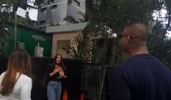 Rombongan Patrick Kluivert Selamatkan Kucing Liar, Langsung Dibawa ke Hotel Rombongan Patrick Kluivert Selamatkan Kucing Liar, Langsung Dibawa ke Hotel