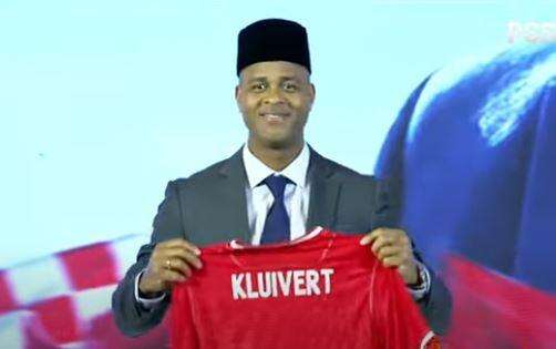 Komentar Berkelas Patrick Kluivert soal Kombinasi Pemain Lokal dan Diaspora di Timnas Indonesia Komentar Berkelas Patrick Kluivert soal Kombinasi Pemain Lokal dan Diaspora di Timnas Indonesia