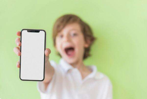 Pentingnya Melindungi Anak di Tengah Gempuran Media Sosial