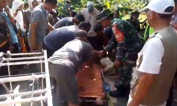 Korban Tewas Pesawat Latih Jatuh di Bogor Ternyata Mantan Kadispen AU Marsma Fajar Adrianto Korban Tewas Pesawat Latih Jatuh di Bogor Ternyata Mantan Kadispen AU Marsma Fajar Adrianto